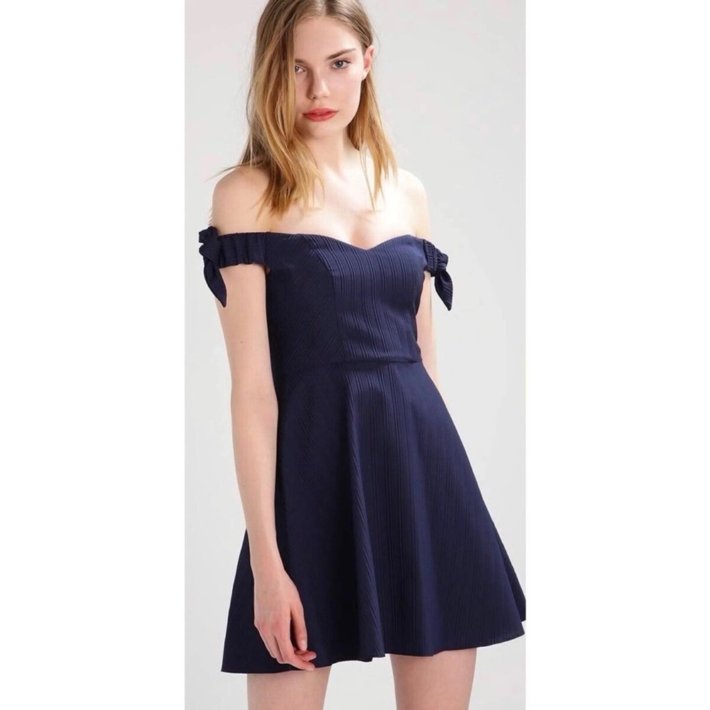 Topshop Navy Off Shoulder Sweetheart Bow Skater Dress Women’s Size 6 NWT